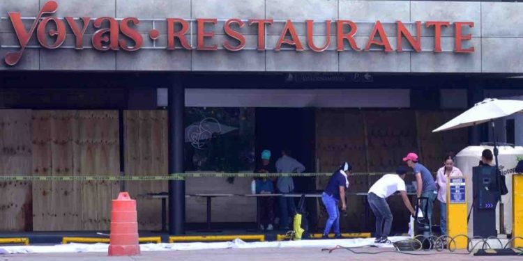 Hombres armados incendian dos restaurantes en Acapulco; pertenecen a exregidora