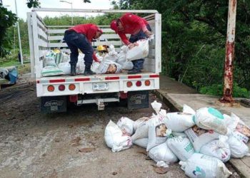 Refuerzan compuerta en Tacotalpa por aumento del nivel del río de La Sierra