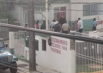 Atacan a balazos al hijo de exalcalde de Tenosique en una vulcanizadora