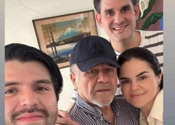 A días de obtener su libertad, Cuco Rovirosa se reúne con sus hijos; circula fotografía en redes