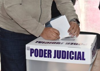 Mexicanos acuden a inédita elección judicial entre boicots y desconfianza