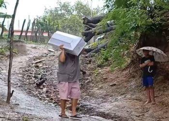 Niño de dos años muere arrastrado por corriente tras paso del huracán «Erick» en Guerrero