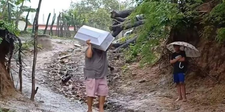 Niño de dos años muere arrastrado por corriente tras paso del huracán «Erick» en Guerrero