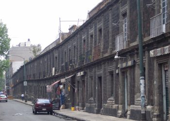 Ciudad de México se hunde hasta 30 centímetros al año y enfrenta un futuro incierto, alertan especialistas de la UNAM