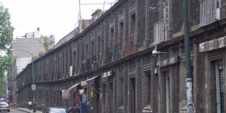 Ciudad de México se hunde hasta 30 centímetros al año y enfrenta un futuro incierto, alertan especialistas de la UNAM