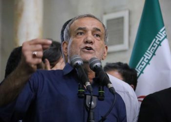 Irán abre la puerta al diálogo, pero rechaza frenar su programa nuclear