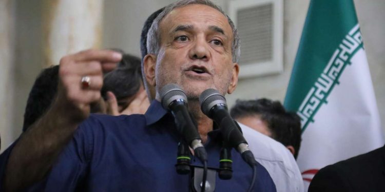 Irán abre la puerta al diálogo, pero rechaza frenar su programa nuclear