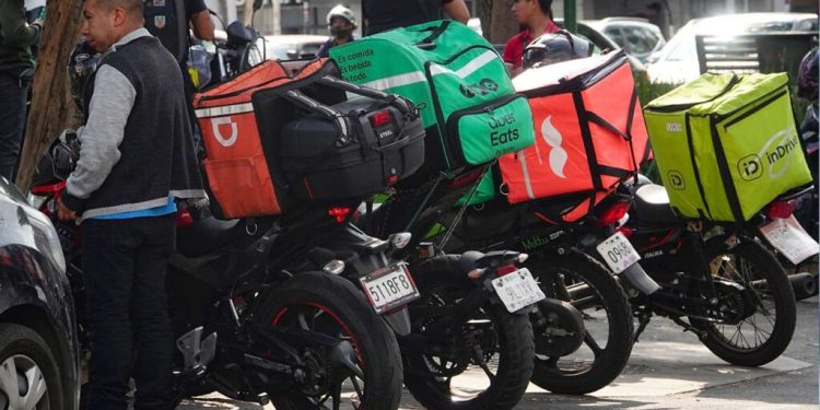 Suprema Corte tumba cobro del 2% a apps de reparto en CDMX