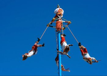 Voladores de Papantla sufren caída durante ritual tradicional