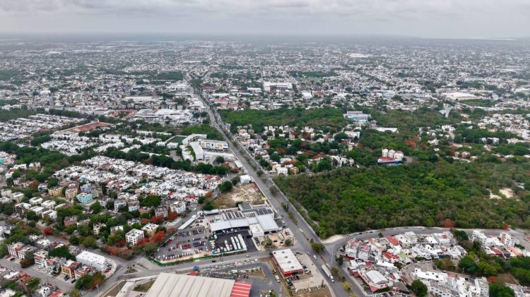 Anuncia Ana Paty Peralta histórica inversión en la rehabilitación de la avenida Kabah
