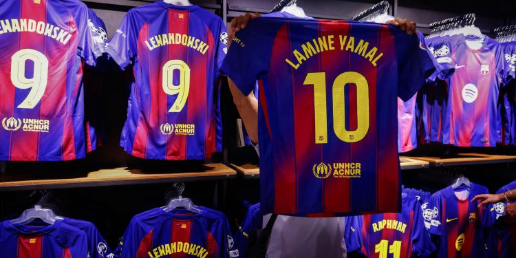Lamine Yamal hereda el número “10” del Barcelona, tras figuras como Messi y Ronaldinho