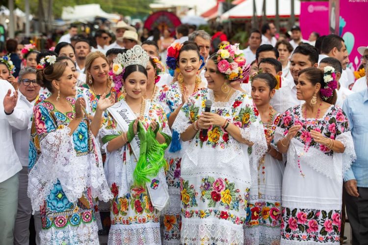Mara Lezama y Estefanía Mercado inauguran la Feria del Carmen 2025