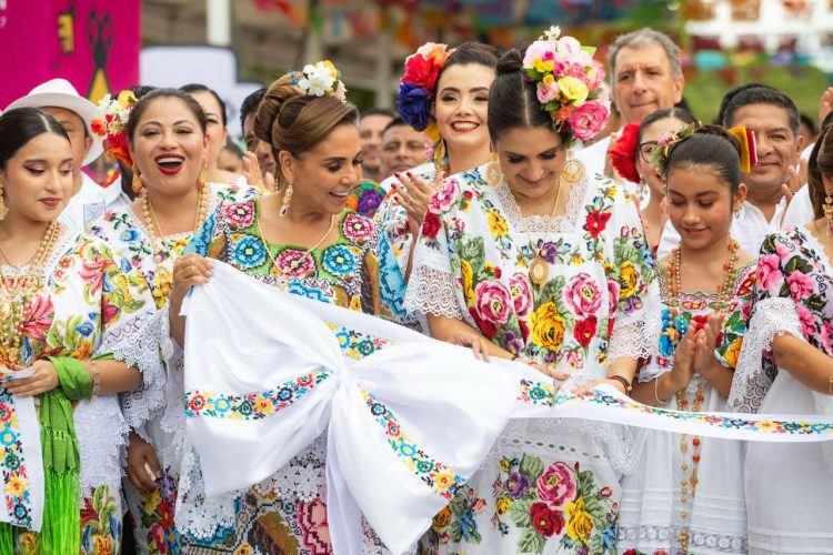 Mara Lezama y Estefanía Mercado inauguran la Feria del Carmen 2025