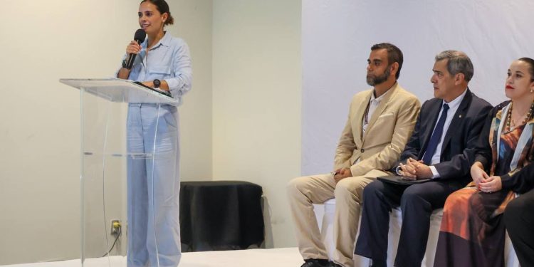 Respalda Ana Paty Peralta compromiso de construir entornos de paz atendiendo al salud mental en el estado