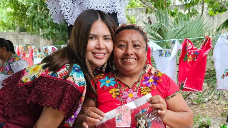 El bordado maya florece como símbolo de resistencia y prosperidad compartida en Sabán: Anahí González respalda a artesanas locales