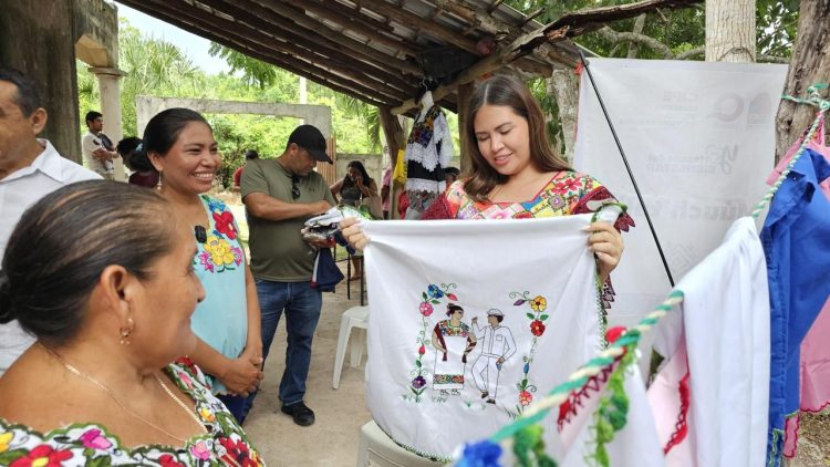 El bordado maya florece como símbolo de resistencia y prosperidad compartida en Sabán: Anahí González respalda a artesanas locales