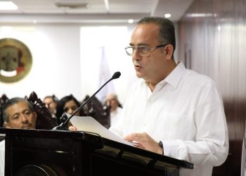 Asiste gobernador Javier May al informe del magistrado presidente Carlos Efraín Reséndez Bocanegra