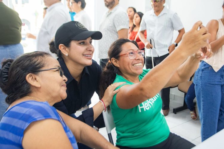 Inaugura Estefanía Mercado la Segunda Unidad Médica “Salud Sin Tanto Choro” en Playa del Carmen; está ubicada en la colonia Zacil-Ha