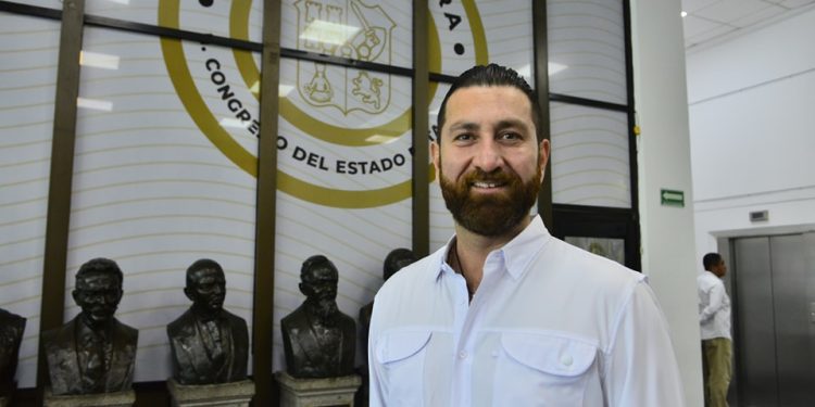 Miguel Moheno seguirá como coordinador del PVEM en el Congreso