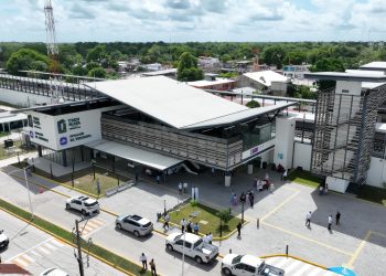 Gobernador Javier May impulsa proyecto turístico en la región de Los Ríos