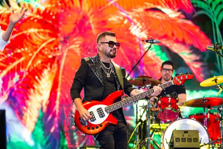 La plaza 28 de Julio, en Playa del Carmen, lució nuevamente a reventar; con más de 35 mil personas que disfrutaron del concierto de Belanova