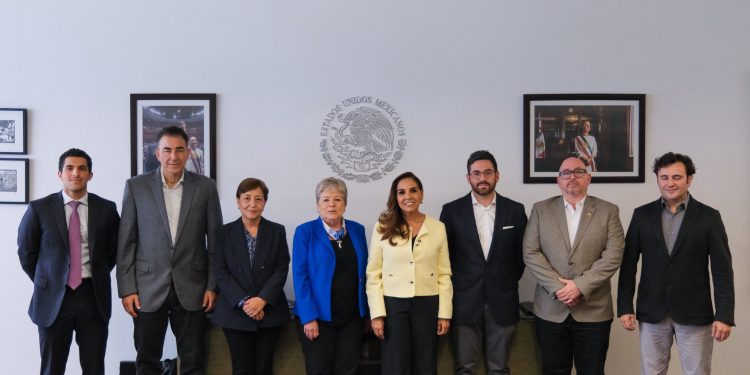 Se avanza en obras como la carretera Cancún–Isla Blanca y el Parque de Economía Circular del Sargazo con respaldo federal