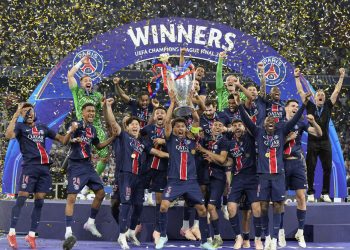 UEFA impone fuerte sanción al PSG por conducta de aficionados en final de Champions