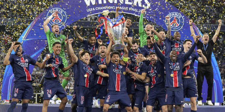 UEFA impone fuerte sanción al PSG por conducta de aficionados en final de Champions