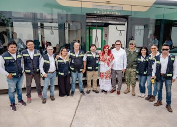 TREN LIGERO, EL ÚLTIMO ABRAZO DE ANDRÉS MANUEL LÓPEZ OBRADOR Y EL PRIMERO DE LA PRESIDENTA CLAUDIA SHEINBAUM