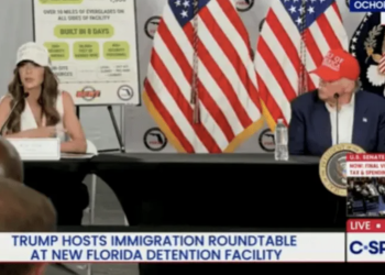 Kristi Noem comparte caso de «migrante caníbal» que se comió a sí mismo al ser deportado