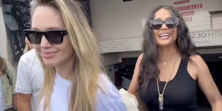 Salma Hayek y Angelina Jolie recorren Veracruz en visita privada