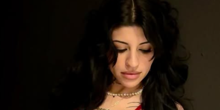 Cazzu rompe récord global con «Con Otra» y supera a Lady Gaga