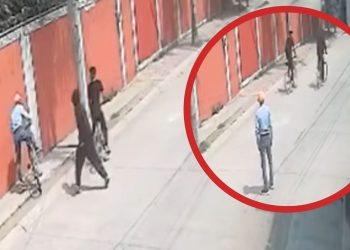 Captan en video robo a adulto mayor en León, Guanajuato; le quitan su bicicleta