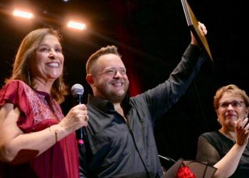 Rocío Nahle clausuró el exitoso Festival Internacional del Bolero en Veracruz