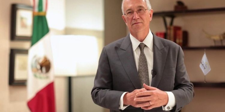 Salinas Pliego responde a críticas de Sheinbaum y lanza señalamientos contra su gobierno