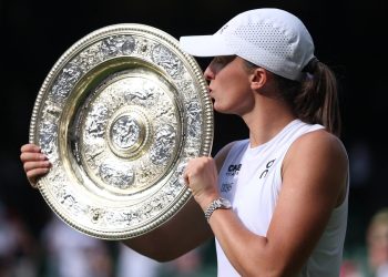 Iga Swiatek conquista Wimbledon con aplastante victoria sobre Anisimova