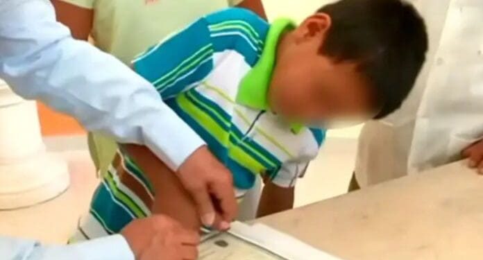 Niño de 11 años acude solo al Registro Civil para obtener su acta de nacimiento