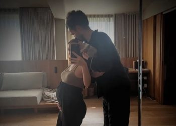 Natalia Lafourcade anuncia su embarazo con cinco meses de gestación