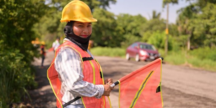Rocío Nahle acelera rehabilitación de carreteras con inversión superior a mil 400 mdp