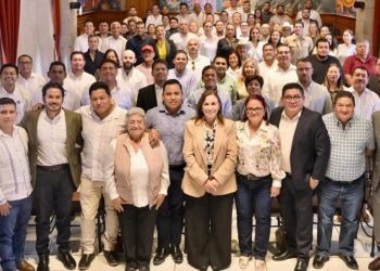 Gobernadora Rocío Nahle se reúne con alcaldes electos y refrenda apoyo total