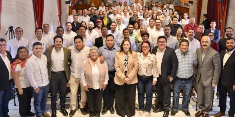 Gobernadora Rocío Nahle se reúne con alcaldes electos y refrenda apoyo total