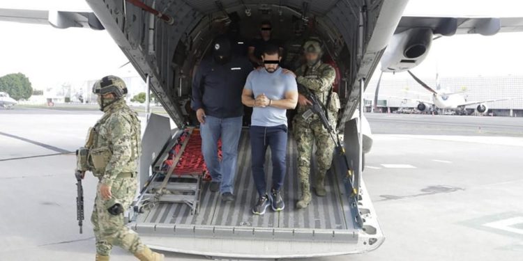 Trasladan a Ulises “N” a la CDMX; presunto líder de La Barredora será presentado ante la FEMDO