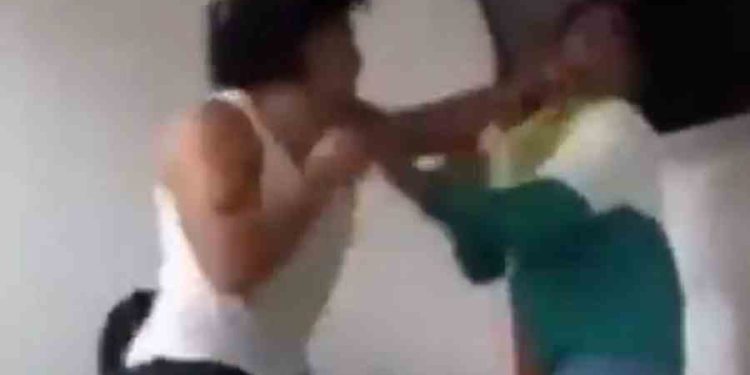 Alumno golpea a profesor en la Universidad Politécnica de Tulancingo tras presunta burla en clase