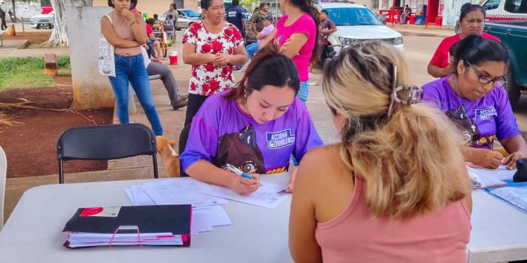 IMEC acerca servicios gratuitos de salud, atención jurídica y psicológica a mujeres de Tinún