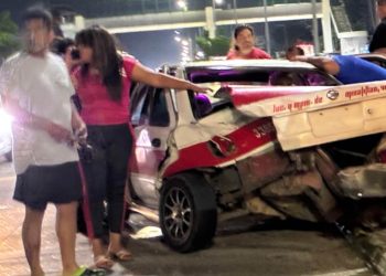 Rescatan a gemelos de 10 meses escondidos en una maleta; mujer intentó llevárselos tras accidente