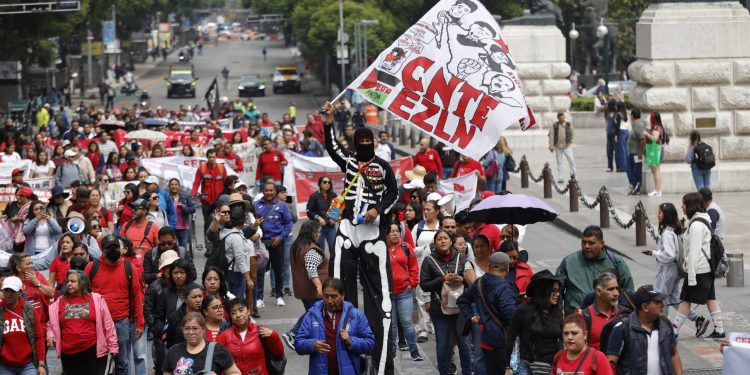 CNTE retoma las calles de CDMX; no descartan nuevo plantón en el Zócalo