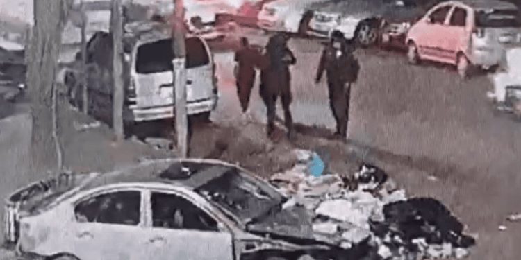 Detienen a cinco personas por tirar basura en la vía pública en la colonia Doctores