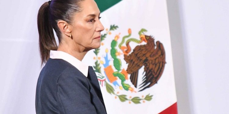 Sheinbaum denuncia redadas en California y anuncia apoyo consular a mexicanos detenidos