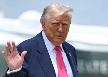 Donald Trump es diagnosticado con insuficiencia venosa crónica, informa la Casa Blanca