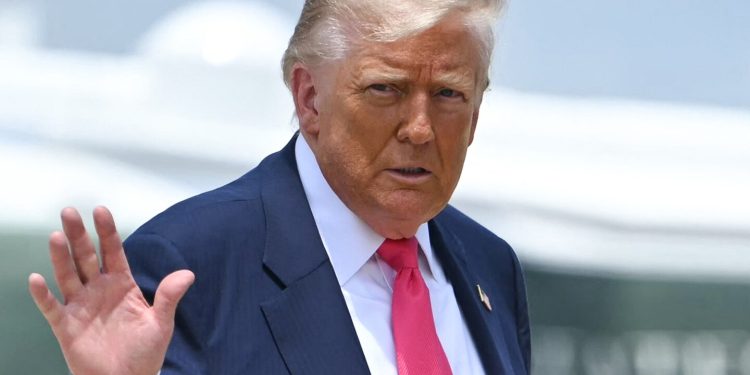 Donald Trump es diagnosticado con insuficiencia venosa crónica, informa la Casa Blanca